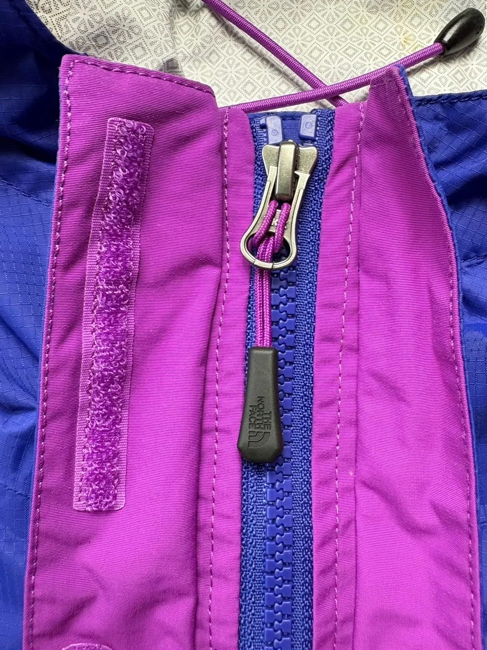 The North Face Women's Purple HyVent 2.5L Rain Jacket Shell Size XL